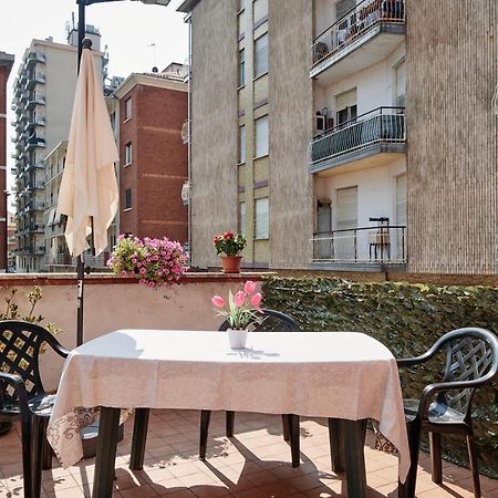 Terrazza Di Alfieri - Alloggio Con Terrazza Privata Nel Centro Di Asti Luaran gambar