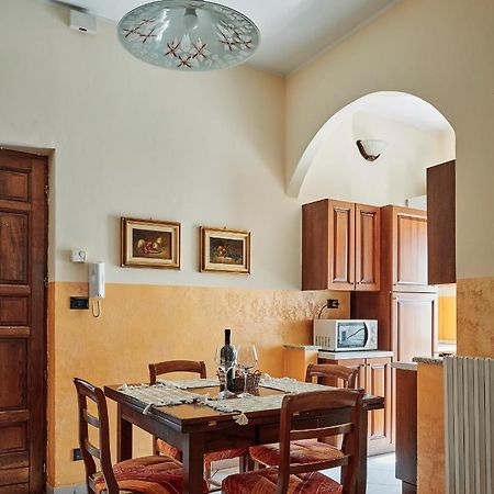 Terrazza Di Alfieri - Alloggio Con Terrazza Privata Nel Centro Di Asti Luaran gambar