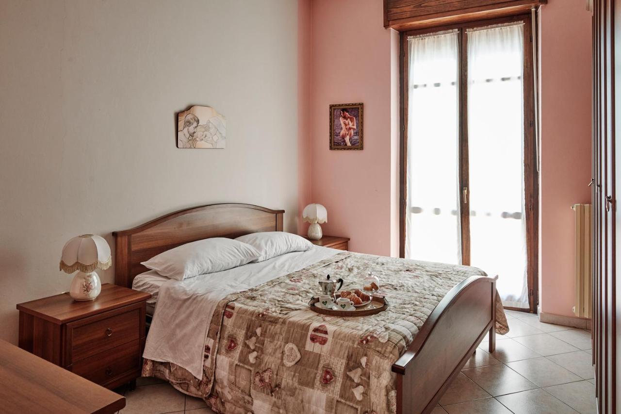 Terrazza Di Alfieri - Alloggio Con Terrazza Privata Nel Centro Di Asti Luaran gambar